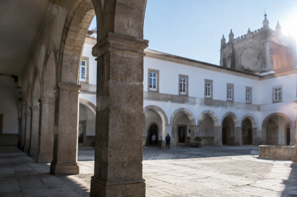 Stone arches and courtyard of the former Archbishop's Palace housing the Museu de Évora