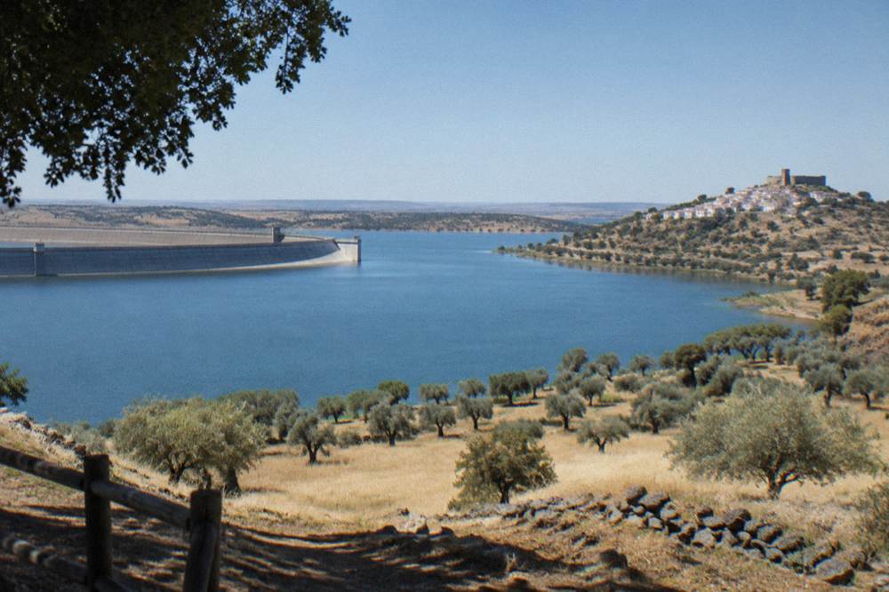The walled hilltop village of Monsaraz overlooking the Alqueva lake and the Alentejo plain